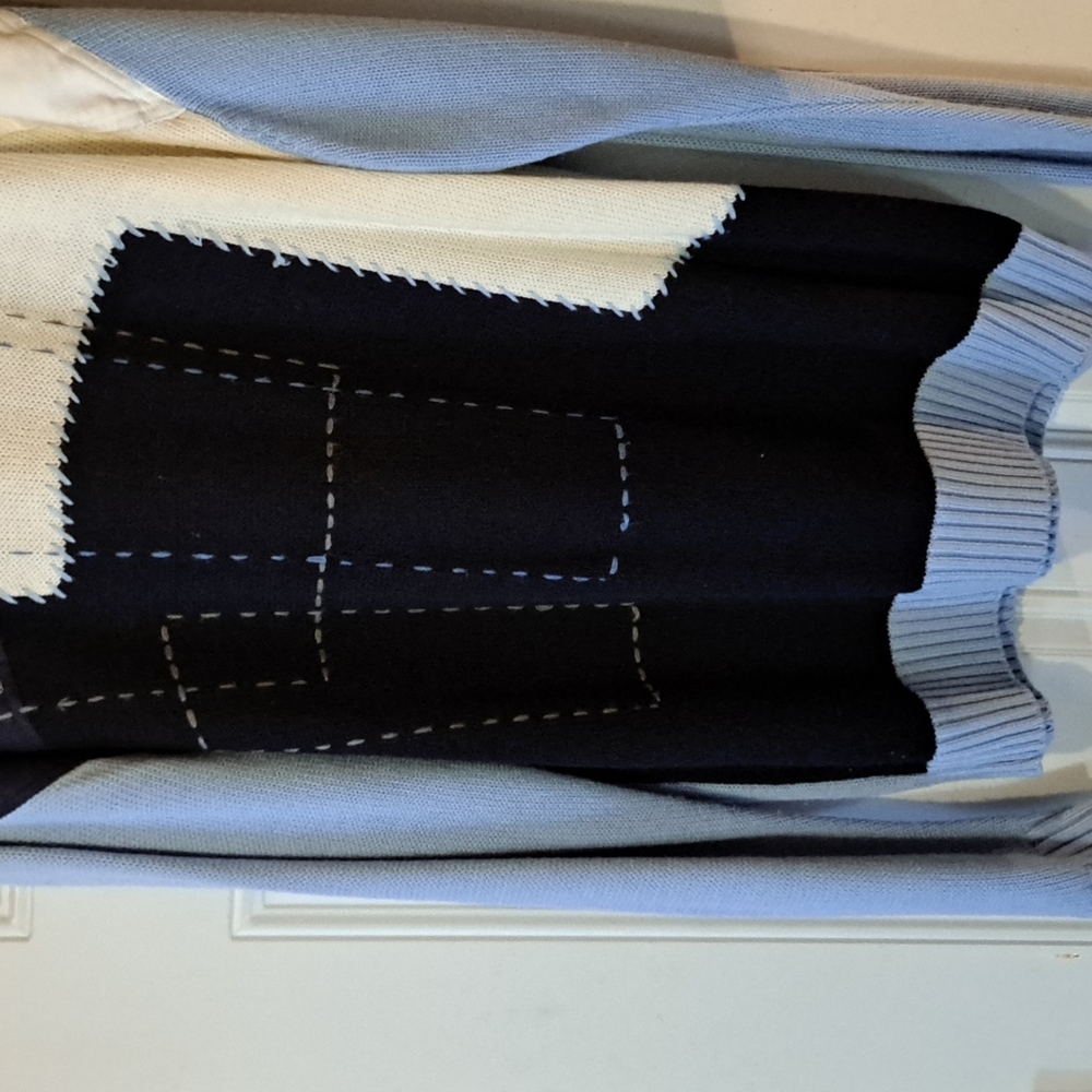 Sweater - Picture 2 of 5